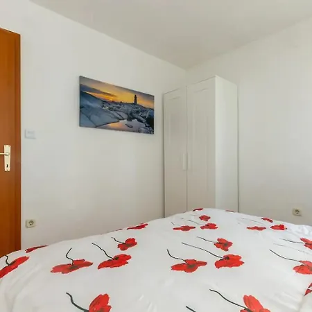 Apartman With A Parking Space - 12846 Split