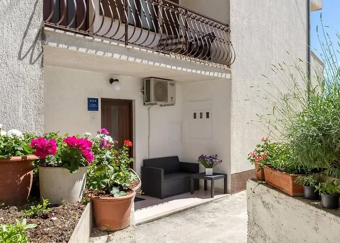 With A Parking Space - 12846