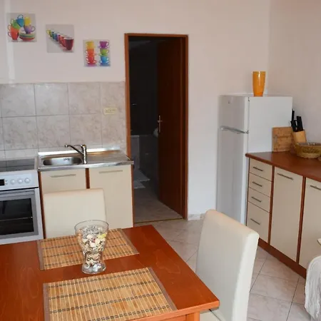 Apartman With A Parking Space - 12846