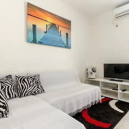 With A Parking Space - 12846 Apartman