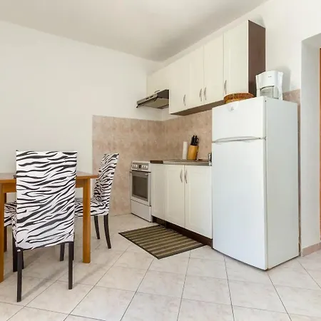 Apartman With A Parking Space - 12846