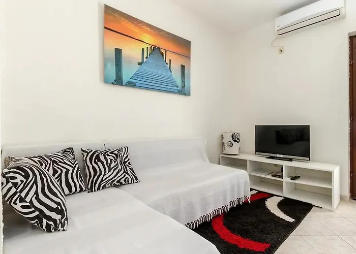 With A Parking Space - 12846 Apartman